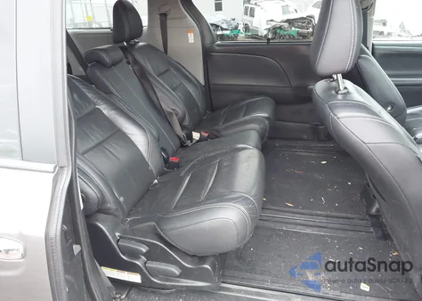 2018 Toyota Sienna Se 8 Passenger/Se Premium 8 Passenger from USA, damaged, VIN 5TDXZ3DCXJS911042